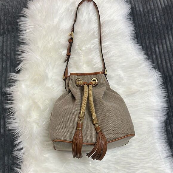Michael Kors Handbags - Michael Kors Gathered Marina Bucket Bag Purse Leather Trim